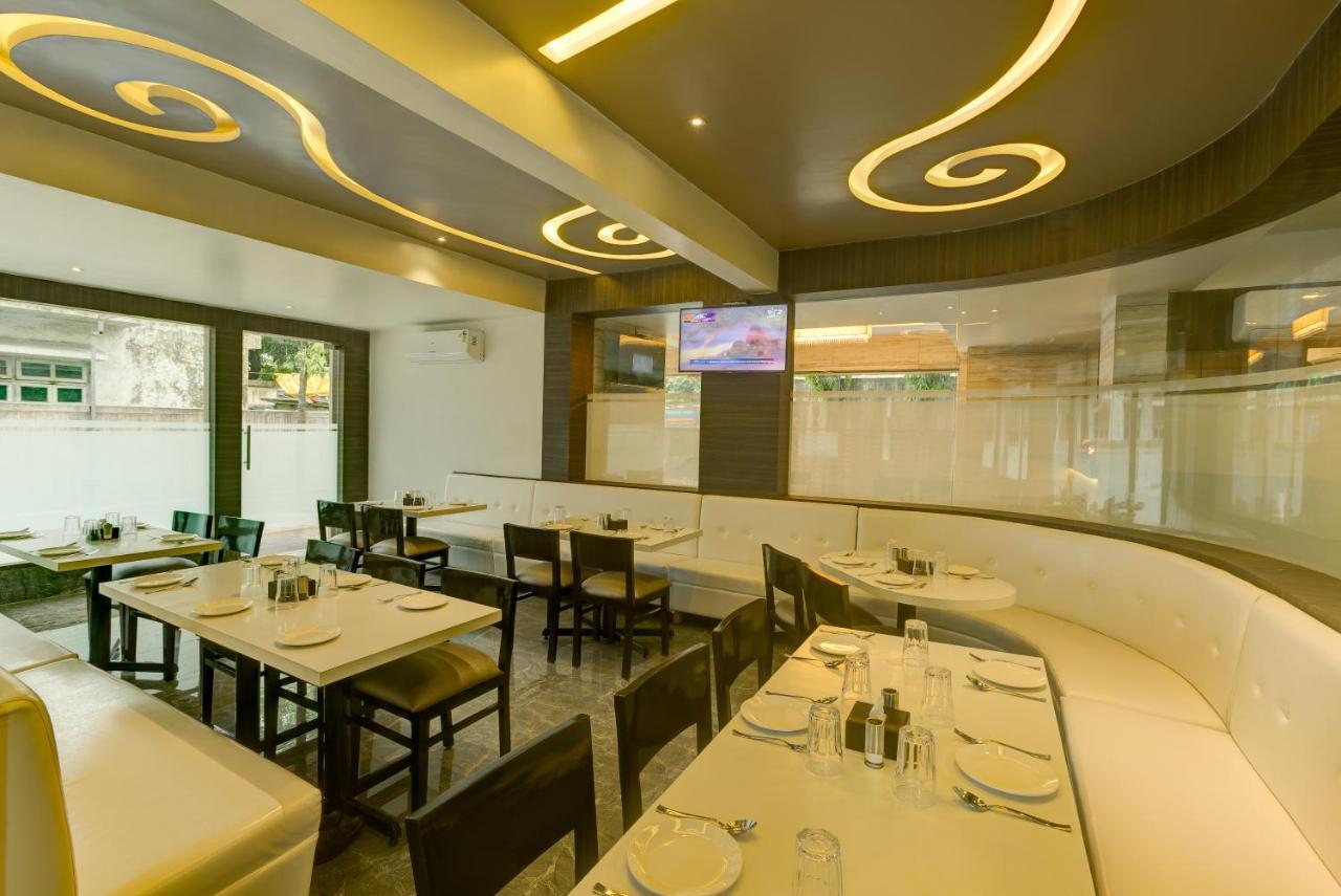 Crown Inn Панвел Екстериор снимка